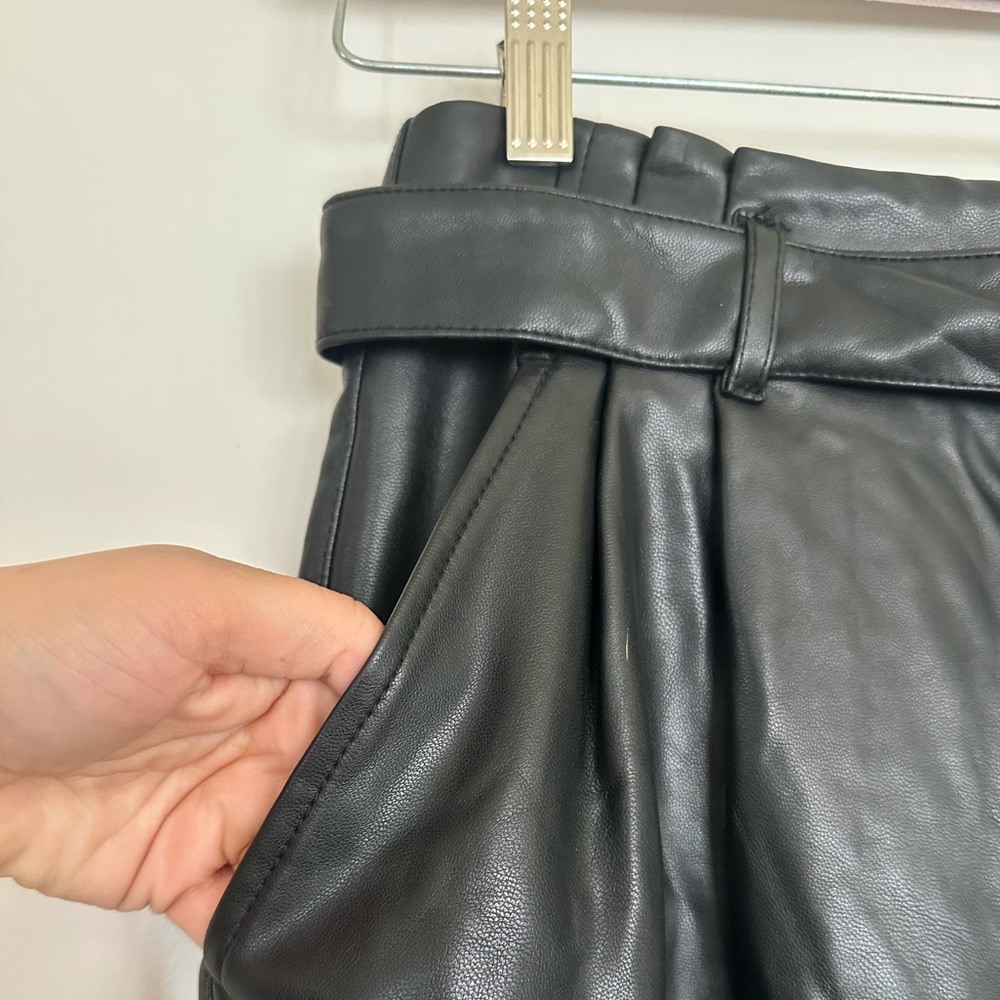 Abercrombie & Fitch Vegan Leather Paper Bag Pants – Size S - Picture 4 of 9